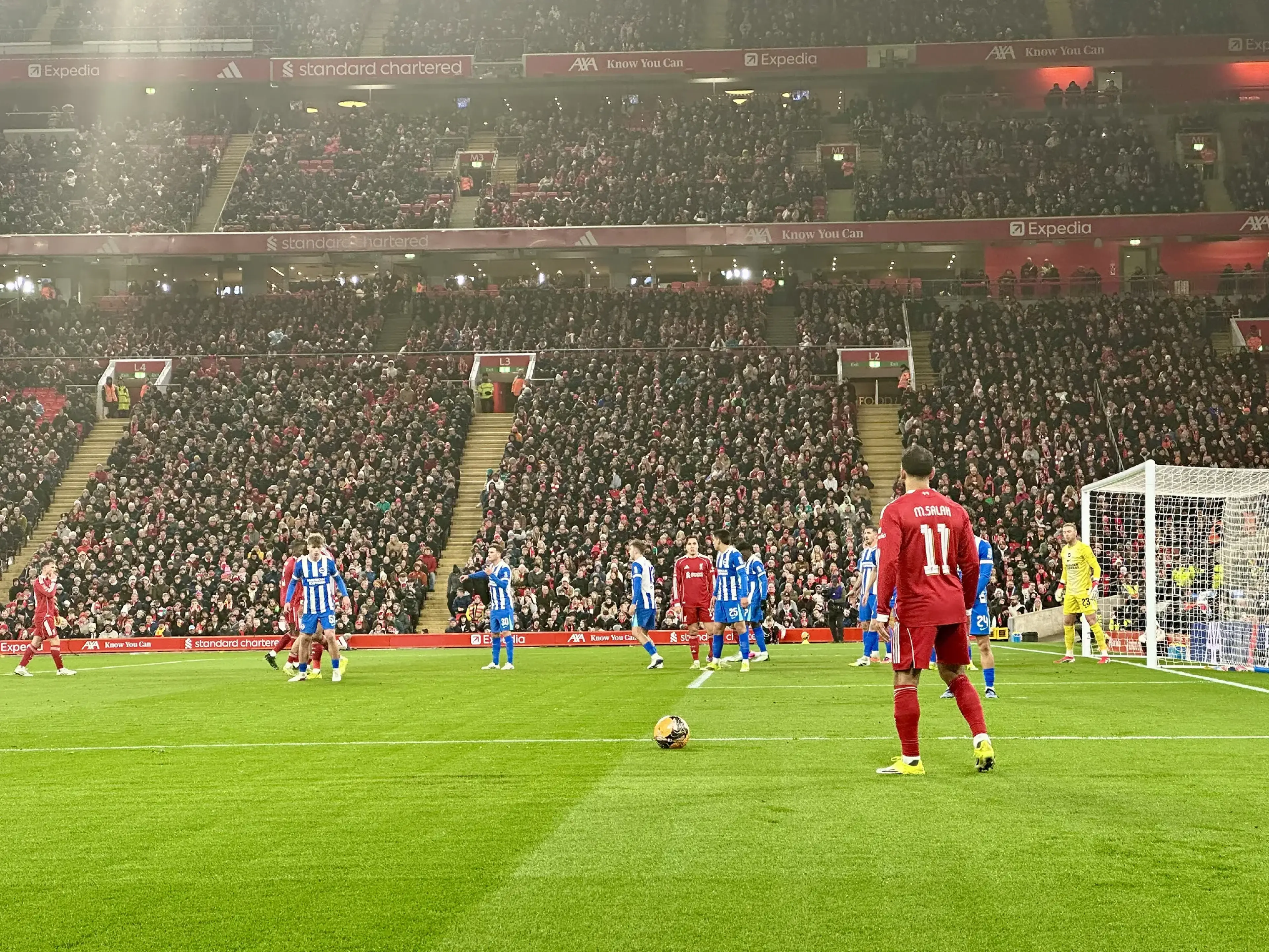 Mo Salah a punto de cobrar un tiro libre